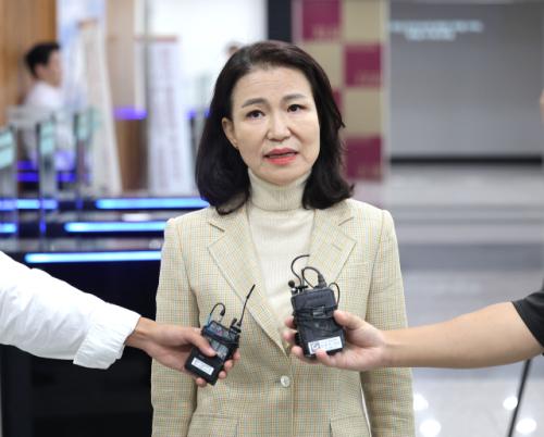 경찰, 이진숙 전 방통위원장 체포…'울산 선거개입' 조국·임종석은 무혐의