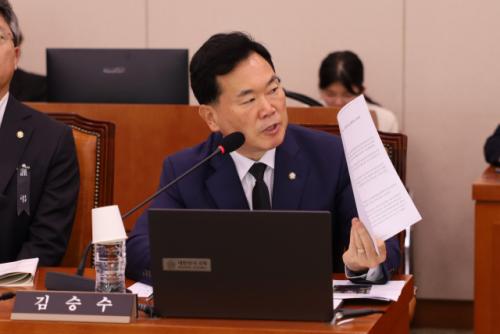 K-콘텐츠 신속히 유통할 수 있는 길 열렸다…'영화·비디오물법 개정안' 통과