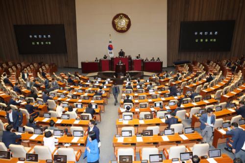 노란봉투법 본회의 통과…'더 센' 상법 개정안 상정