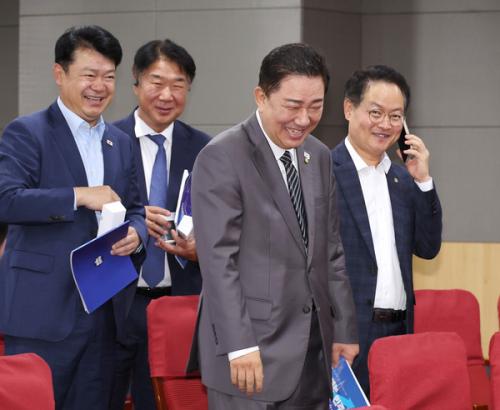 '자사주 소각' 원칙 속도 내는 與...상법개정 이어 계속 기업 코너로