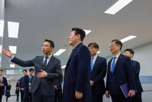 "'패가망신' 적극 알리라" 격려…李대통령 직접 찾은 '이 곳'