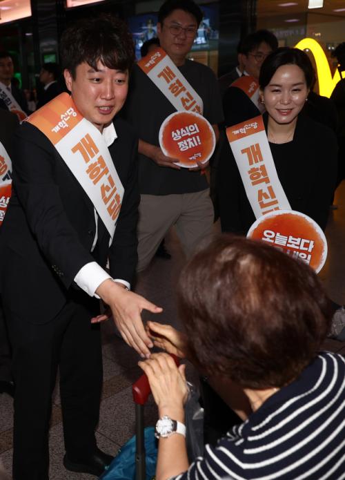 '동탄 미시룩' 댓글 논란, 이준석 "추근댄 것처럼 허위사실 유포"…법적 대응