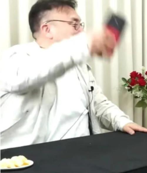 "15년만 젊었어도 폰 던졌다" 이혁재, '한동훈 만세' 청년에 돌발행동