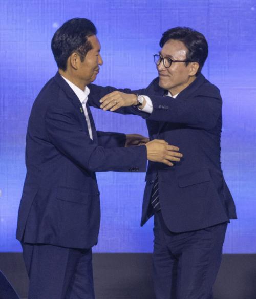 패배한 뒤 '라방' 킨 정청래…박지원 "꼬리를 단 것, 승복해야 바람직"