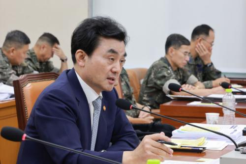 국방장관 "北 핵보유국 인정 못 해…美 전술핵도 받으면 안 돼"
