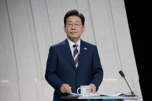 이재명 "국가, 국민 아픔 가까이에 있어야…희귀질환 보장 강화"