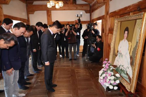 김문수 "대통령의 당무개입 원천 차단…즉각 당헌 개정할 것"