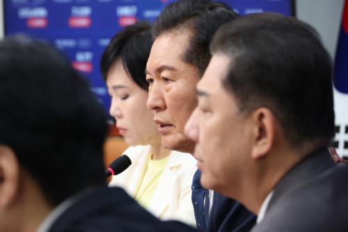 與 "추경호 '계엄 해제 표결 방해' 사실이면 내란당 국힘 해산해야"