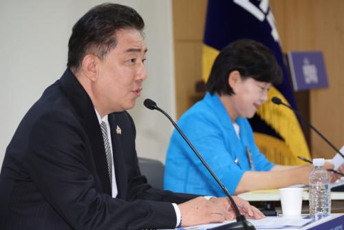 與, 오늘 이재명 정부 첫 원대 선출…박찬대 "李 정부 뒷받침해야"