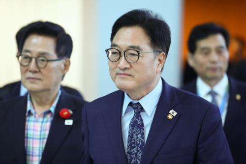 박지원 "김정은, 두번 불러도 안 보더라…우원식과 악수는 큰 의미"