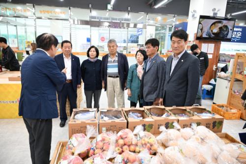 군위군의회, 먹거리 우수 사례 선진지 견학