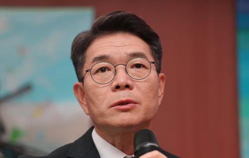 정원오 '칸쿤' 출장서류 조작 의혹... 없던 서명이 "뿅"