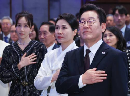 [속보] 李 대통령, 뉴욕서 尹 겨냥?…"대한민국, 정상으로 돌아와 다시 도약할 때"