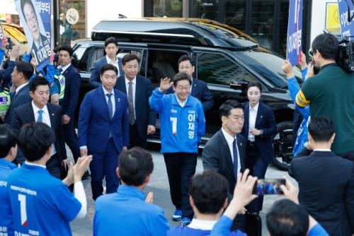 이재명 "주가조작 거지만들 정도로 혼낼 것…입에 풀칠이라도, 경제 살리기 급선무"