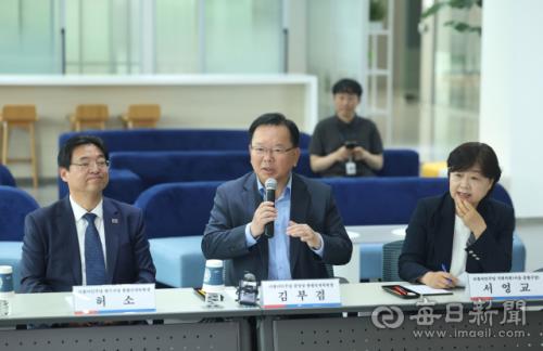 '득표율 30%' 넘길까…TK 곳곳 순회 공들이는 민주당