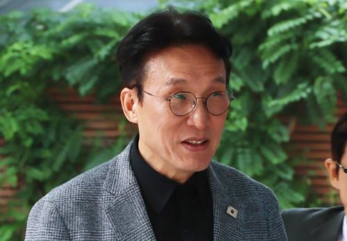 국힘 "김민석 강연료 불과 800만원…출판기념회 수입 공개하라"