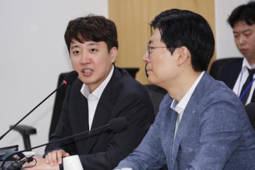 이준석·모경종·김재섭 PC방서 '민속놀이 스타크래프트' 대결…"정치권 화합"