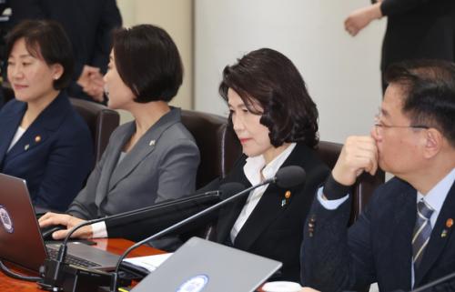 이재명 정부 '눈엣가시'된 '이진숙 방통위', 협치 시금석 됐다