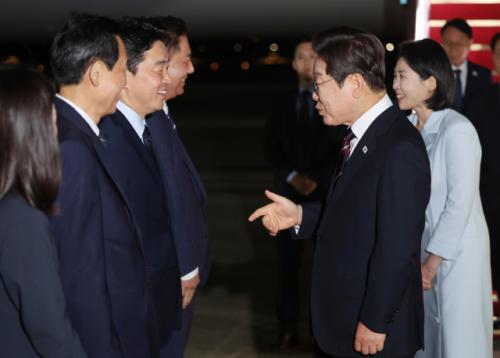 "나 없어서 좋았다면서요?"…李 대통령이 건넨 농담