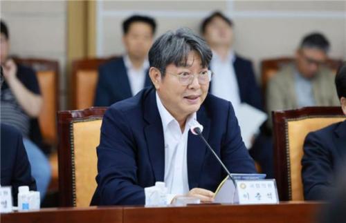 與, 본회의서 상임위원장 일괄 선출 강행…법사위장 이춘석 내정