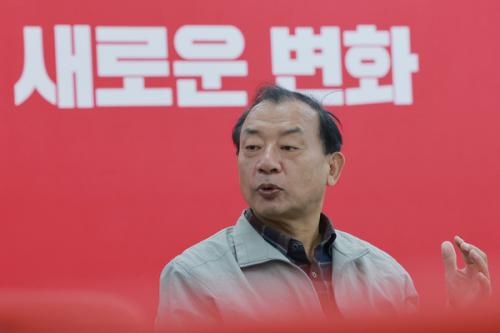 돌아온 이정현 “의식불명 국힘, 전기충격 가해야”