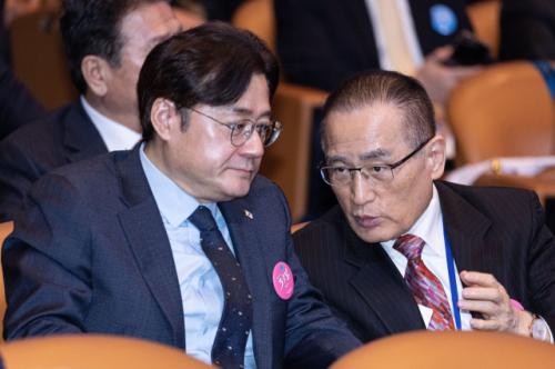 靑 "중동 정세, 지나치게 우려 않아도 돼…비상대응 체제 유지"