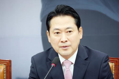 장동혁 “중도 찾아 왼쪽으로 안 간다…국힘 매력적이면 중도가 올 것”