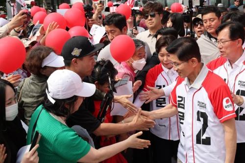 김문수, 사흘째 수도권 표심 공약…"GTX 확대·규제 완화 약속"