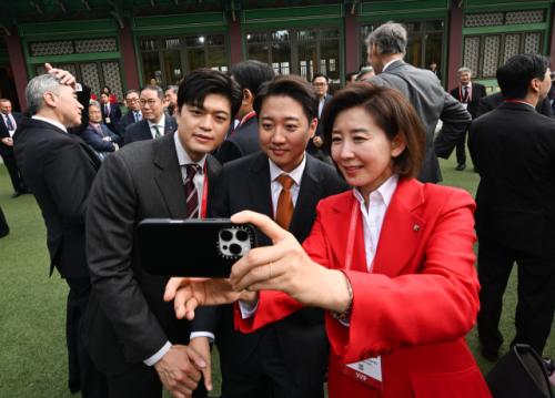 친윤, 이준석에 당권 제안?…민주당 "후보자 매수"