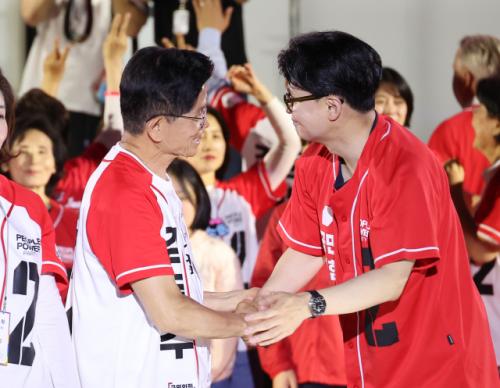 한동훈, 국힘 패배에 "불법계엄 옹호세력에 대한 국민의 퇴장 명령"