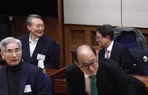 구속 취소와 재구속 우여곡절 속 재판진행