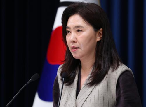 국힘 "번복·언론 탓한 강유정 대변인…즉각 해임하라"