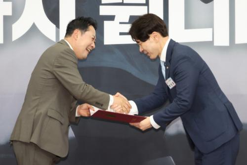 국힘 "대통령실 '조희대 사퇴' 압박…李 대통령 탄핵 법적 검토"