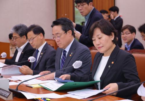 국회 농해수위, '尹거부 농업 4법' 중 2개 여야 합의 처리