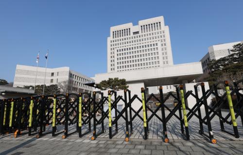 조희대 대법원장, 與주도 ‘사법압박법’ 비판...야당·학계도 동참