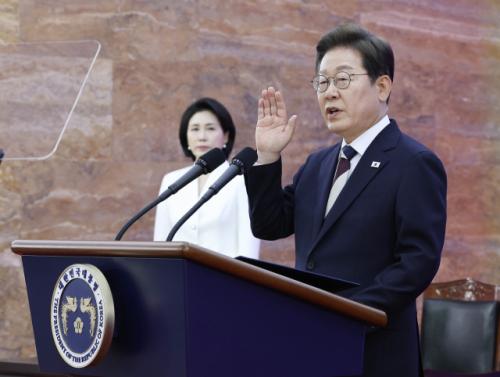 취임 첫 날, 숨가쁜 일정 소화한 李…"'모두의 대통령' 되겠다"
