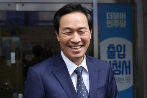 민주당, 강원도지사 후보에 우상호 단수 공천