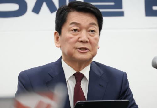 안철수 "집단지도체제는 '자리 나눠 먹기'…단일 리더십 필요"