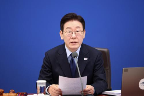 李대통령 "현재 같은 입법속도, 국제사회 변화에 대처 어려워"