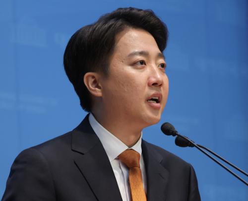 '이준석 단일화' 포기 못하는 국힘…개혁신당 "스토커처럼 집착"