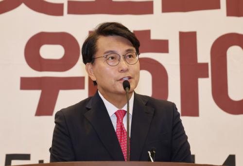 윤상현, '공천개입 의혹' 尹 수사 당시 휴대전화 교체 논란