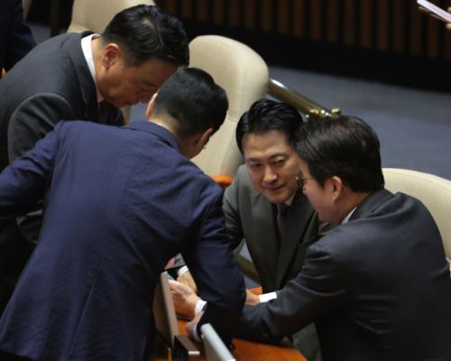 국힘, 대법원장 사퇴 요구 파장…비상의총 '삼권 분립 훼손' 맹비난
