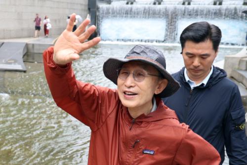 이명박 청계천, 박근혜 PK…김문수 측면 지원 나서