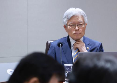 '막말 논란' 최동석, 결국 고개 숙였다…"마음 상처 입은 분들께 죄송"