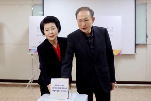 "노동자 어려움 아는 김문수" 이명박 전 대통령 투표