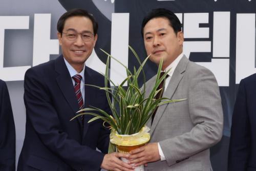 [속보] 李대통령, 국힘 장동혁에 영수회담 제안... 張은 확답 안해