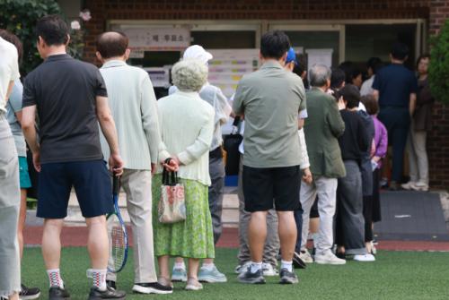 제21대 대선 투표율 오전 8시 5.7%…대구 7.1%로 최고