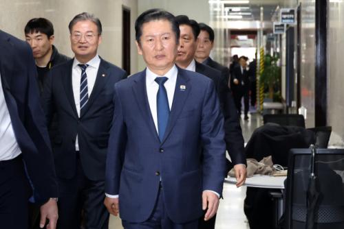 [속보] 정청래 "지선前 합당 논의 중단…혁신당에 통합추진위 구성제안"