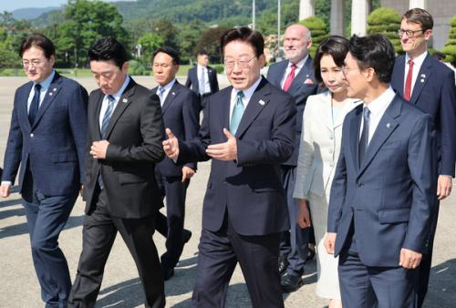 민주당, '8·17 전당대회' 앞두고 '명청대전' 다시 격화
