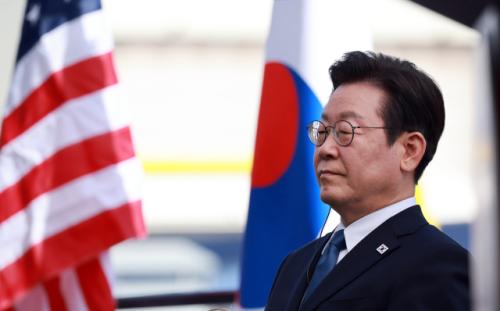 李대통령 국정 지지도 48.3%…50%선 '붕괴'